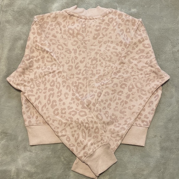 Calvin Klein sweater - Picture 3 of 3